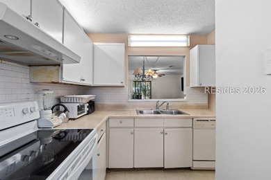 2-BEDROOM, 2.5-BATH CONDO in Woodlake with a LAGOON AND FOUNTAIN - photo 7