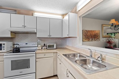 2-BEDROOM, 2.5-BATH CONDO in Woodlake with a LAGOON AND FOUNTAIN - photo 8