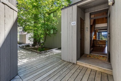 Set among the pines in one of Black Butte Ranch's most coveted - photo 3