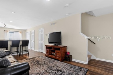 Exceptional 2 Master Bedroom Townhome in the amenity rich - photo 9