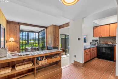 Set among the pines in one of Black Butte Ranch's most coveted - photo 9