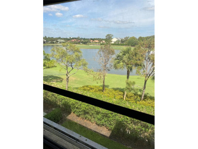 Large and bright condo. 2BR/2BA + extra large laundry room. All