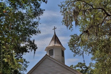 1/3 of an acre on Daufuskie Island with No HOA awaits! Live on - photo 7