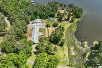Equestrian Dream on Lay Lake! Welcome to an equestrian lover's - photo 32