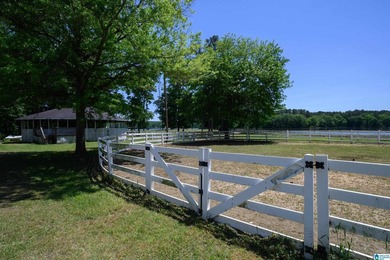 Equestrian Dream on Lay Lake! Welcome to an equestrian lover's - photo 40