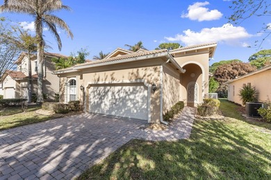 Enjoy privacy and comfort in this 3BR/2BA home with a 2-car - photo 3