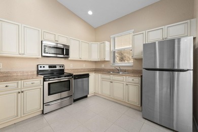 Enjoy privacy and comfort in this 3BR/2BA home with a 2-car - photo 7