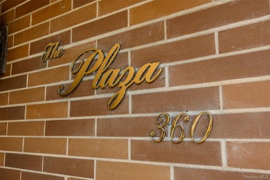 Welcome to this beautifully maintained 24- hour doorman building - photo 2