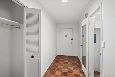 Welcome to this beautifully maintained 24- hour doorman building - photo 5