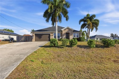 APPROVED SHORT SALE! Spacious and move in ready! This - photo 1