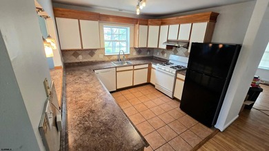 Welcome to 130 Folsom Avenue! This well-maintained 3 bedroom, 2 - photo 6