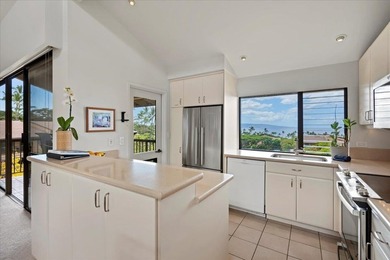 Enjoy stunning panoramic Ocean, Outer Island, and Haleakala - photo 5