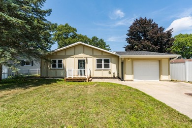 Crooked Lake - Kalamazoo County Home For Sale in Kalamazoo Michigan