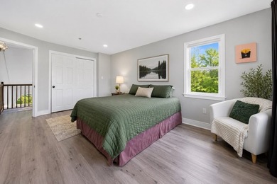 Welcome home to your own paradise! Enjoy a relaxed pond-front - photo 13