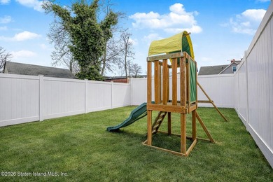 Welcome to 39 Post Lane! This 1-family detached, 3-bedrooms - photo 13