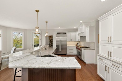 Custom 5-BD, 4.5-BA, 4,290-square-foot home commands a hilltop - photo 14