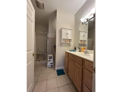 This Garden Cottage in sought-after Farragut is in one of the - photo 23