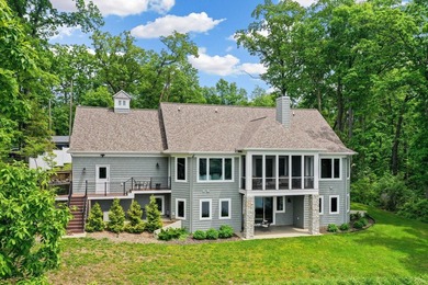 Custom 5-BD, 4.5-BA, 4,290-square-foot home commands a hilltop - photo 41