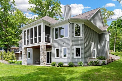 Custom 5-BD, 4.5-BA, 4,290-square-foot home commands a hilltop - photo 43
