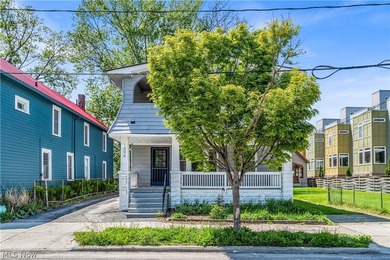 Fully renovated duplex offering modern updates, strong rental - photo 2