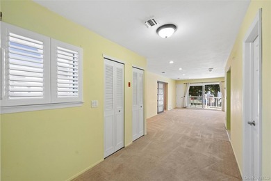 SPACIOUS UPPER UNIT 1100 SQ FT. NEW WINDOWS, UPGRADED INTERIOR - photo 13