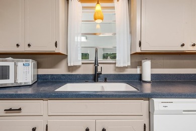 140 Amity Road presents a rare opportunity for a versatile - photo 14