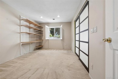 SPACIOUS UPPER UNIT 1100 SQ FT. NEW WINDOWS, UPGRADED INTERIOR - photo 17