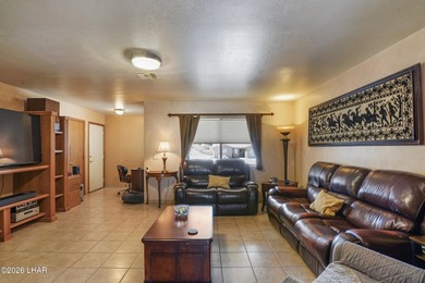 Tucked into a central Lake Havasu location, this truly - photo 20