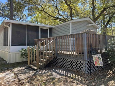 Beautiful 3/Bed -2/Bath Furnished Beach Home with a Large Front - photo 1