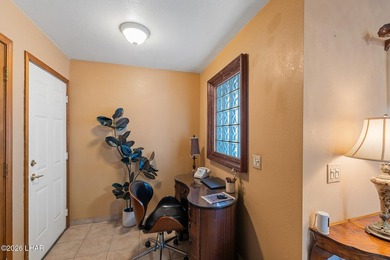 Tucked into a central Lake Havasu location, this truly - photo 22