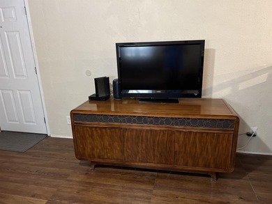 Beautiful 3/Bed -2/Bath Furnished Beach Home with a Large Front - photo 7