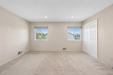 SPACIOUS UPPER UNIT 1100 SQ FT. NEW WINDOWS, UPGRADED INTERIOR - photo 31