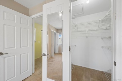 SPACIOUS UPPER UNIT 1100 SQ FT. NEW WINDOWS, UPGRADED INTERIOR - photo 34