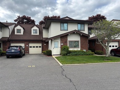 SPACIOUS UPPER UNIT 1100 SQ FT. NEW WINDOWS, UPGRADED INTERIOR - photo 38