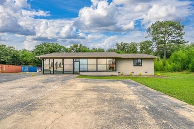 140 Amity Road presents a rare opportunity for a versatile - photo 41