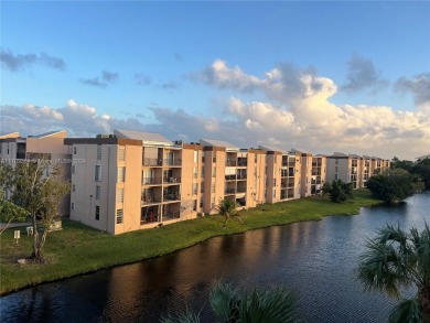 (private lake, pond, creek) Condo Sale Pending in Miami Florida