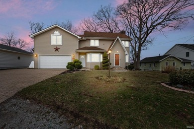 Beautiful Island Park Home on Hamilton Lake features 80ft of - photo 2