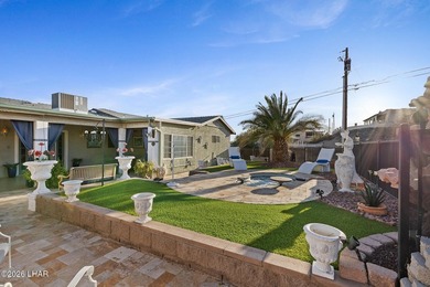 Tucked into a central Lake Havasu location, this truly - photo 45