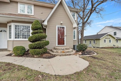 Beautiful Island Park Home on Hamilton Lake features 80ft of - photo 5