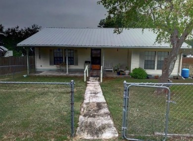 Lake Corpus Christi Home Sale Pending in Mathis Texas