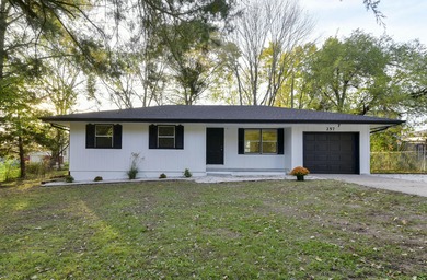 Lake Taneycomo Home Sale Pending in Hollister Missouri