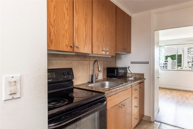 Penthouse, corner unit. Enjoy island living in this - photo 3