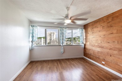 Penthouse, corner unit. Enjoy island living in this - photo 4