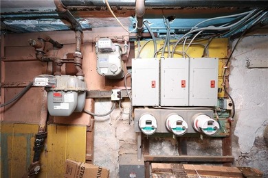 Rare find! Oversized semi-detached two-family home with a - photo 33