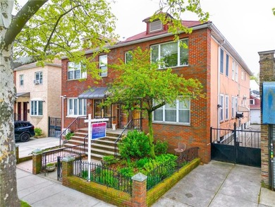 Rare find! Oversized semi-detached two-family home with a - photo 34