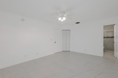 Fantastic Find In The Heart Of Coral Springs! This 7-Unit - photo 17
