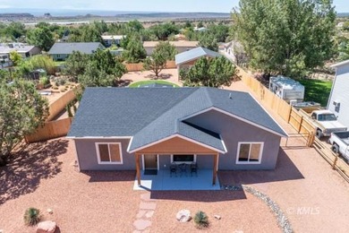 Welcome home to this charming 1,322 sq. ft. retreat, perfectly - photo 2
