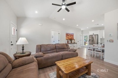 Welcome home to this charming 1,322 sq. ft. retreat, perfectly - photo 7