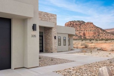 Experience luxury desert living in this beautifully appointed - photo 1