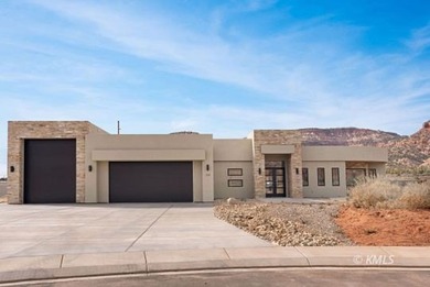 Experience luxury desert living in this beautifully appointed - photo 2